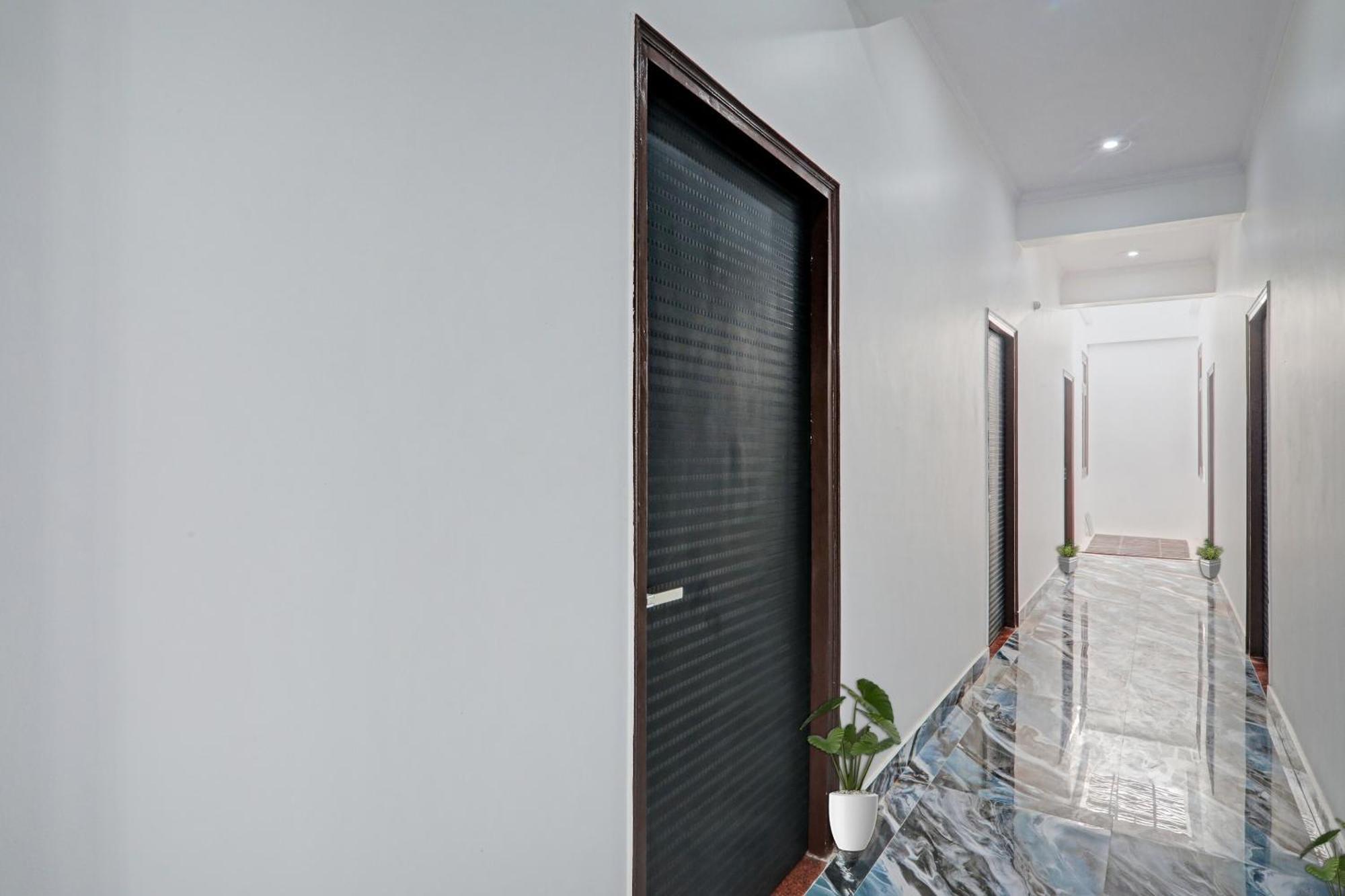 Hotel O Sai Galaxy Hotel & Restaurant Kanpur Ngoại thất bức ảnh
