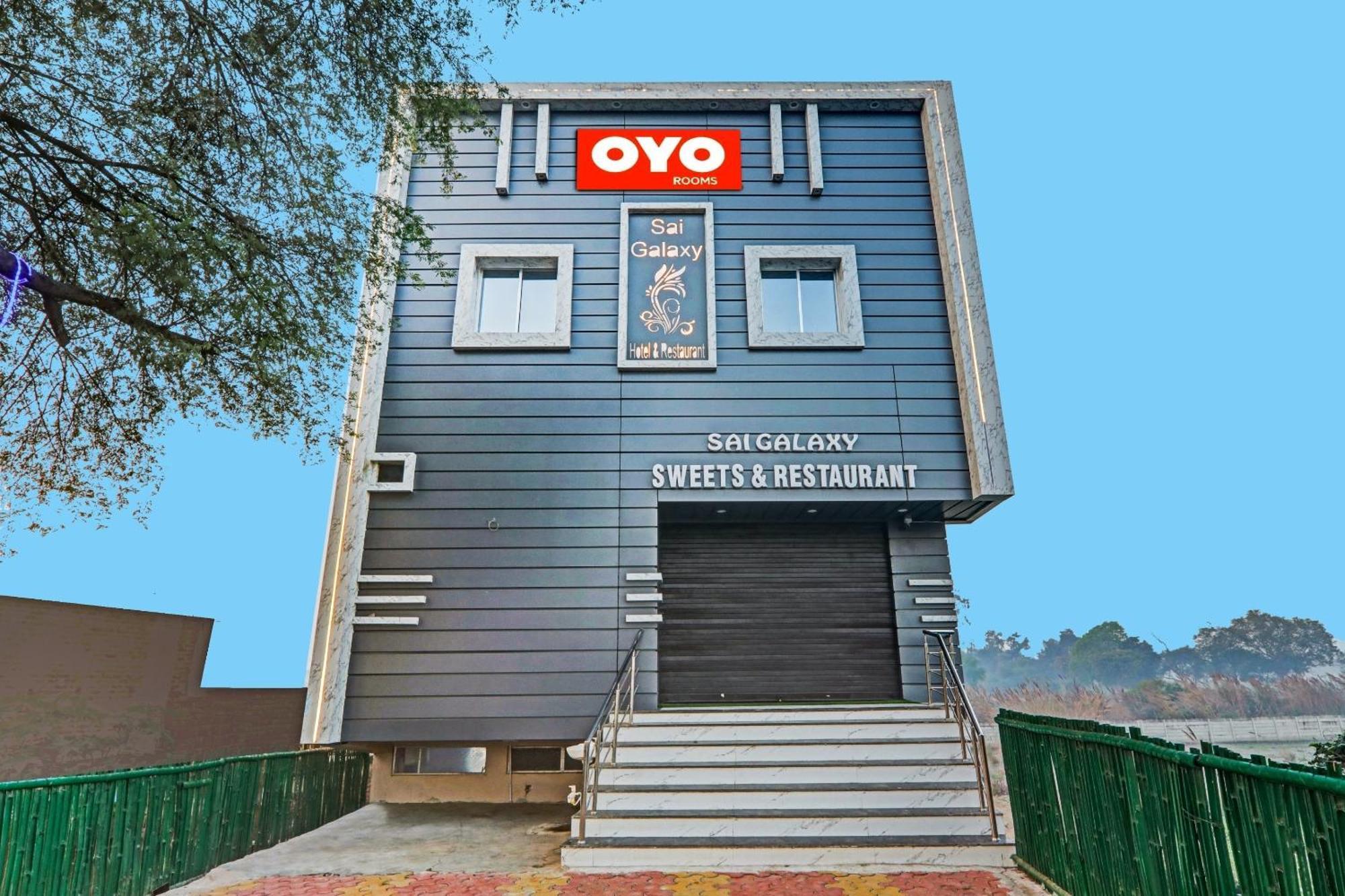 Hotel O Sai Galaxy Hotel & Restaurant Kanpur Ngoại thất bức ảnh
