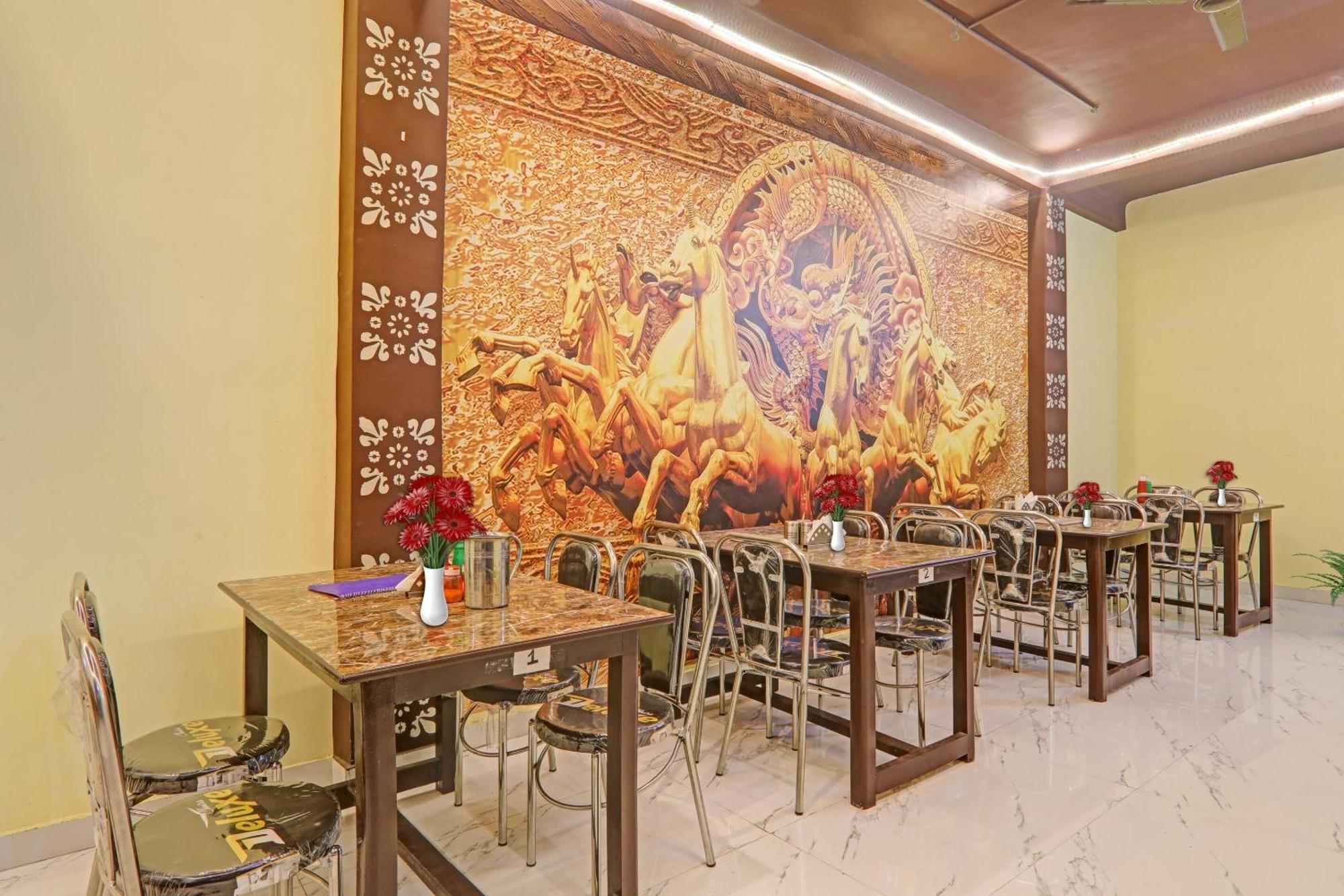 Hotel O Sai Galaxy Hotel & Restaurant Kanpur Ngoại thất bức ảnh